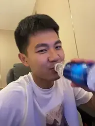 FF-520 — 在 stripchat 直播的网络摄像头模特