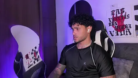 Alessandro_Vanni — 在 stripchat 直播的网络摄像头模特