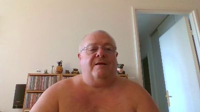 philou75xxx — Cam4 stream photo (Apr 2026)