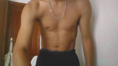 Guapospollon23c — 在 cam4 直播的网络摄像头模特