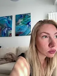 LuisaBecker — Stripchat stream photo (Mar 2026)