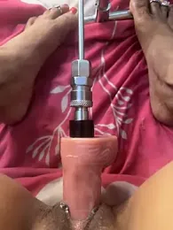 HOTTY-TINA — 在 stripchat 直播的网络摄像头模特