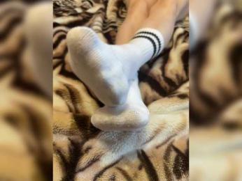 Feet-sweet-little-girl — Bongacams stream photo (Jul 2026)