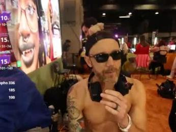 bradbronton — 在 chaturbate 直播的网络摄像头模特