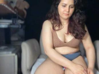 ema-love — 在 bongacams 直播的网络摄像头模特