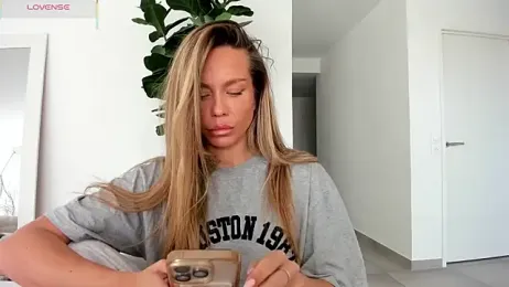 Kalyssy — 在 stripchat 直播的网络摄像头模特