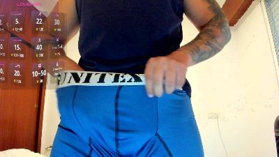 JohanSmith__ — 在 cam4 直播的网络摄像头模特