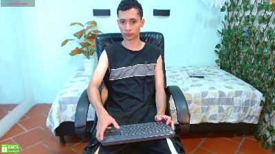 LucassSmithh — 在 cam4 直播的网络摄像头模特