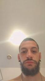 Lebarbudu38 — 在 cam4 直播的网络摄像头模特