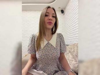 KitFox — 在 bongacams 直播的网络摄像头模特