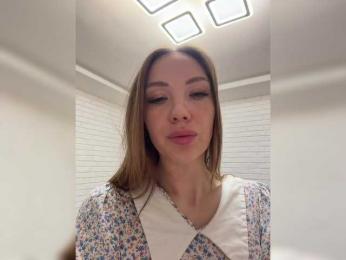 KitFox — 在 bongacams 直播的网络摄像头模特