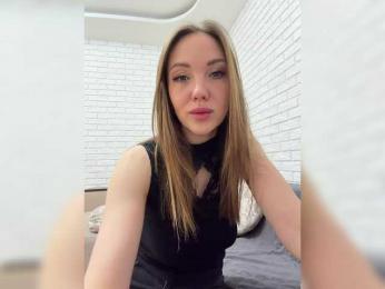 KitFox — 在 bongacams 直播的网络摄像头模特