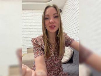 KitFox — 在 bongacams 直播的网络摄像头模特