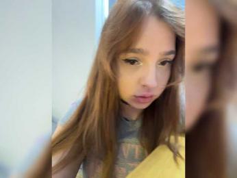 LittleDilara — 在 bongacams 直播的网络摄像头模特