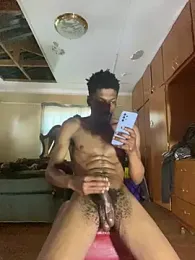 dicksonsLive — 在 stripchat 直播的网络摄像头模特