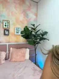 AngelBlushXXX — 在 stripchat 直播的网络摄像头模特