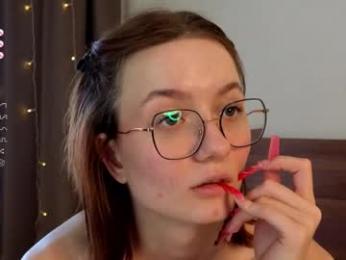 minnietammy — Chaturbate recorded stream image, 19.05.2025 05:40