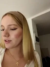 NicoleCut — Stripchat recorded stream image, 20.05.2025 22:40