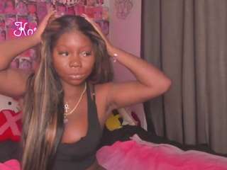 karliekayozz — Camsoda recorded stream image, 22.05.2025 15:50