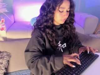 kiimthompson — Camsoda recorded stream image, 23.05.2025 14:00
