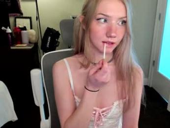 eve003300 — Chaturbate recorded stream image, 23.05.2025 22:10