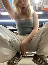 Cum_girlss — Stripchat recorded stream image, 24.05.2025 04:50