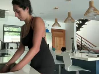 camiliakxoxo — Chaturbate recorded stream image, 24.05.2025 14:00