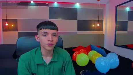 Juan_Nd_Steven — Stripchat recorded stream image, 27.05.2025 03:00