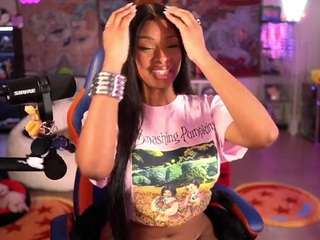 lovenzia — Camsoda recorded stream image, 29.05.2025 02:30