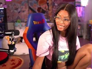 lovenzia — Camsoda recorded stream image, 29.05.2025 02:30