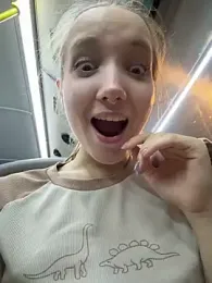bambi_lu — Stripchat recorded stream image, 02.06.2025 17:00