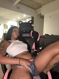 Your_Paris — Stripchat recorded stream image, 04.06.2025 01:30