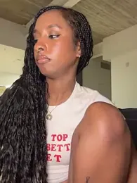 Your_Paris — Stripchat recorded stream image, 04.06.2025 01:30