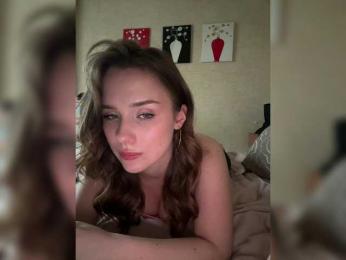 Tati16 — Bongacams recorded stream image, 07.06.2025 07:10