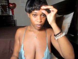 iluvsaffire-bleu — Camsoda recorded stream image, 10.06.2025 17:40
