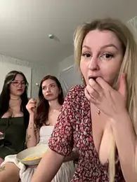 Teya_moon_ — Stripchat recorded stream image, 11.06.2025 12:30