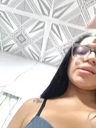 -VICKKY — Stripchat recorded stream image, 10.02.2025 13:50