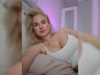 Eseniyavl — Bongacams recorded stream image, 17.06.2025 03:50