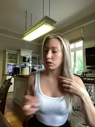 LuisaBecker — Stripchat recorded stream screenshot (17 Jun 2025)