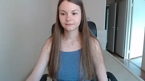 AnnaSweet18 — Stripchat recorded stream image, 17.06.2025 12:00