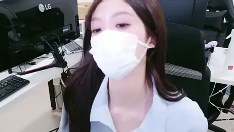 oxo_yuna_oxo — Stripchat recorded stream image, 17.06.2025 12:00