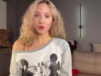 roselyn_rose — Chaturbate recorded stream image, 17.06.2025 16:10