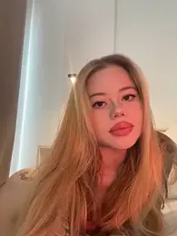 curchez_ — Stripchat recorded stream image, 17.06.2025 19:10