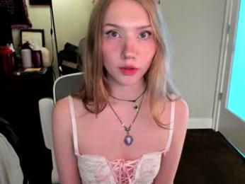 eve003300 — Chaturbate recorded stream image, 17.06.2025 22:10