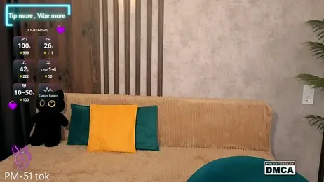 Holl1Would — Stripchat recorded stream screenshot (18 Jun 2025)