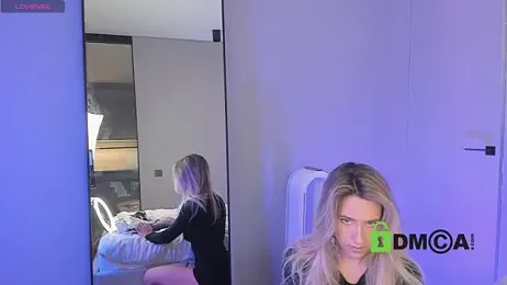 Wallflowerr — Stripchat recorded stream image, 20.06.2025 14:00