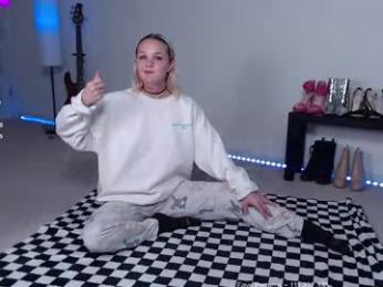 petitebrat — Chaturbate recorded stream screenshot (24 Jun 2025)