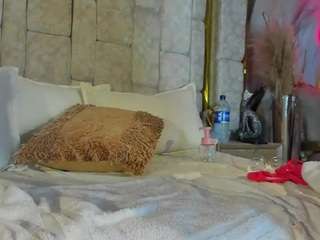 emily-86 — Camsoda recorded stream image, 24.06.2025 15:30