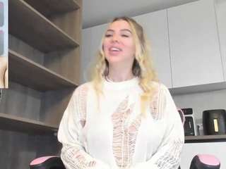 megan-ros — Camsoda recorded stream image, 11.02.2025 04:30
