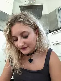 MileySummer — Stripchat recorded stream image, 28.06.2025 08:40